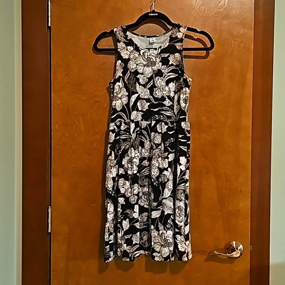 Old Navy Black Floral Sleeveless Dress NWOT